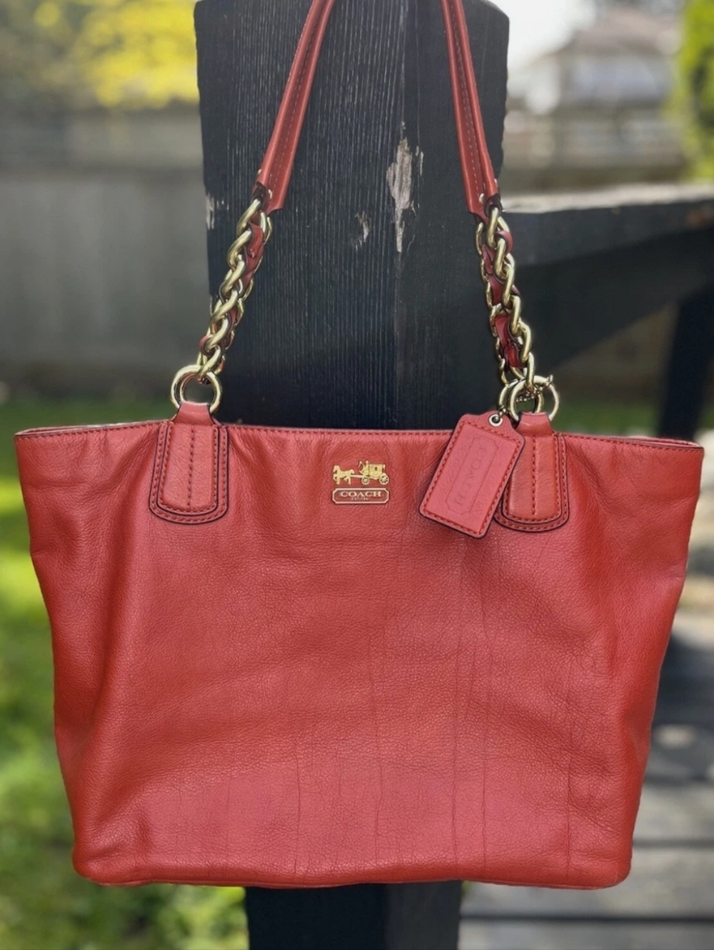 ✨️VINTAGE COACH Orange Leather Tote with Gold Chain-Accent Straps! Lightly Worn.